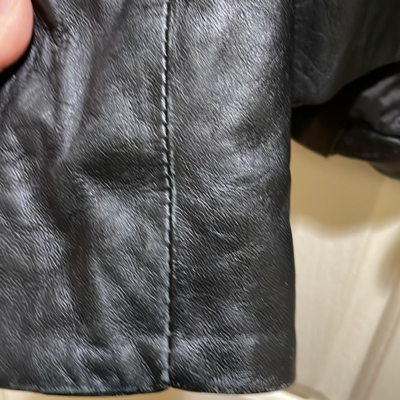 Danier black leather jacket (sz 4) - Picture 9 of 14